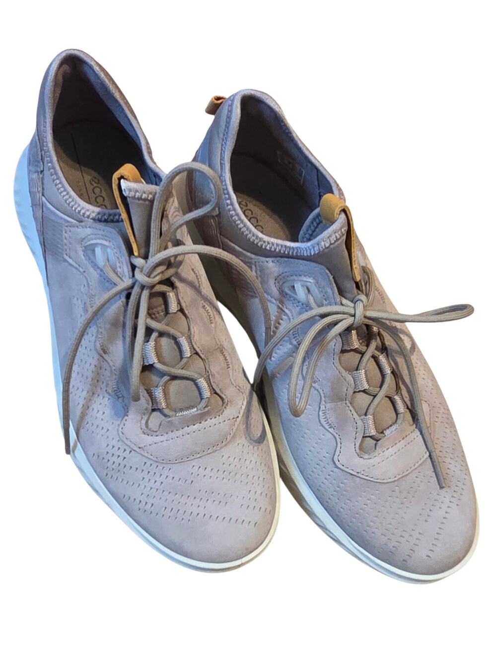 ECCO ST.1 Lite Sneakers Men's 8.5, or Women's sz 10 to 10.5. Stone Gray/Beige